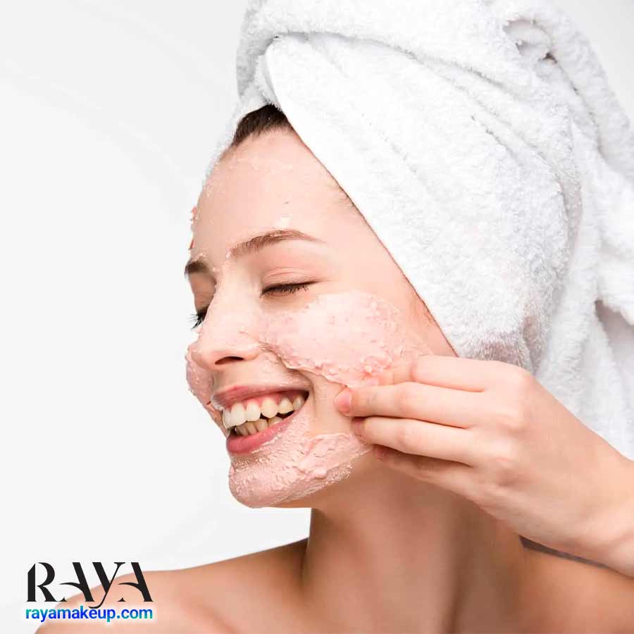 لایه برداری و پاکسازی پوست را از چه سنی آغاز کنیم؟ شروع سن لایه برداری از پوست 