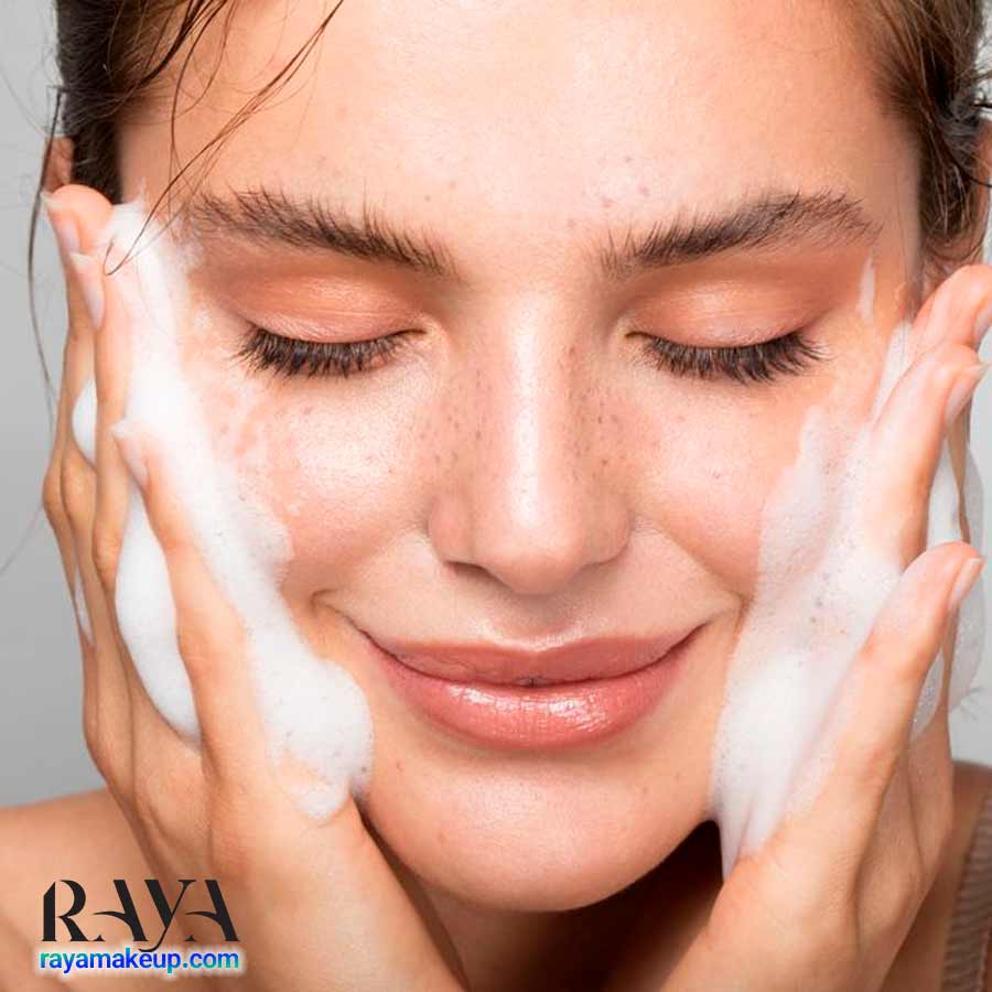 از چه سنی باید روتین مراقبت از پوست را شروع کنیم؟ سن شروع استفاده از روتین پوستی